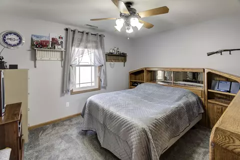 Bedroom - 1010 Smith St, Roanoke, IN 46783 photo 2 of 4