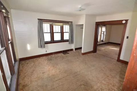 112 E Bowman St, South Bend, IN 46613 photo 4