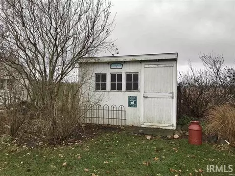 Exterior - 850 E 600 N Rd, Howe, IN 46746 photo 3 of 6