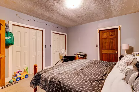 Bedroom - 710 19th St, Bedford, IN 47421 photo 3 of 6