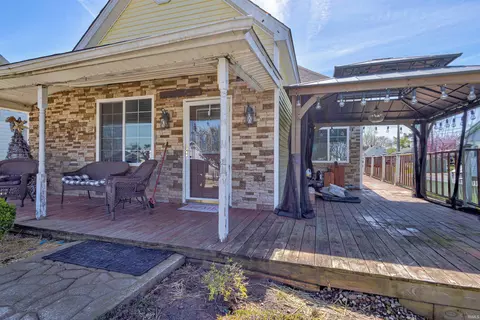 Exterior - 710 19th St, Bedford, IN 47421 photo 3 of 12