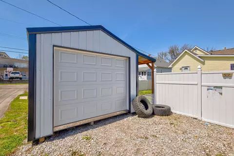 Exterior - 710 19th St, Bedford, IN 47421 photo 11 of 12