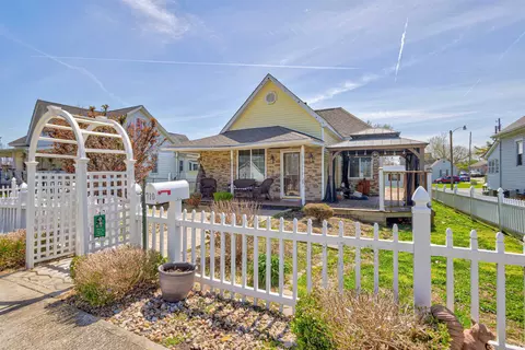 Exterior - 710 19th St, Bedford, IN 47421 photo 1 of 12