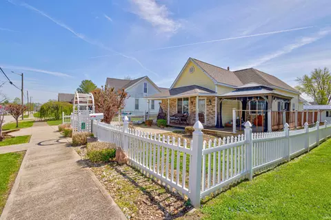 Exterior - 710 19th St, Bedford, IN 47421 photo 2 of 12