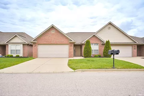 4520 Mystic Creek Dr, Evansville, IN 47715
