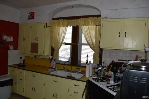 208 W Front St, Delphi, IN 46923 photo 10