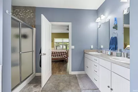 Bath - 15034 Indianapolis Rd, Yoder, IN 46798 photo 4 of 5