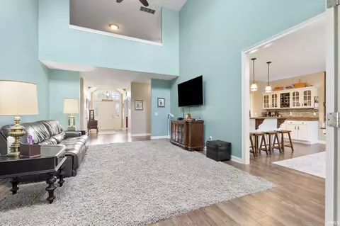 Living - 15034 Indianapolis Rd, Yoder, IN 46798 photo 3 of 7