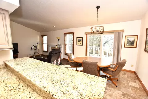 714 E Tracee Ct, Bloomington, IN 47401 photo 4