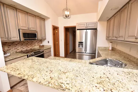 714 E Tracee Ct, Bloomington, IN 47401 photo 3