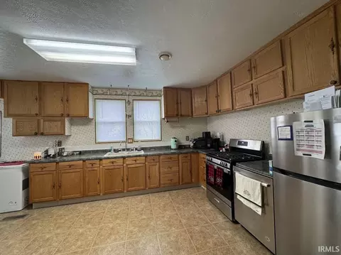 604 N Union St, Delphi, IN 46923 photo 4