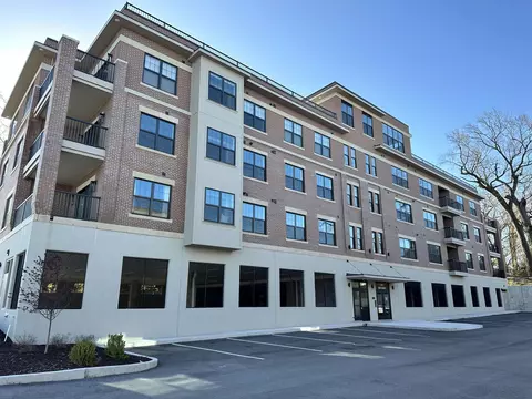 1740 E Apt 405 E South Bend Ave, South Bend, IN 46635