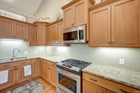 Kitchen - 6976 E State Road 45 Hwy, Bloomington, IN 47408 photo 4 of 6