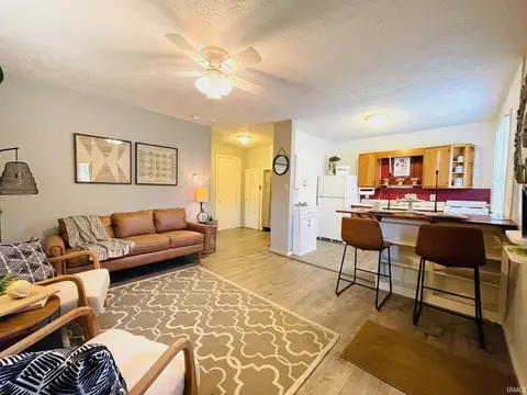 Living - 1140 W 1142 W Warren St, Mitchell, IN 47446 photo 4 of 4