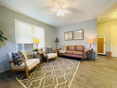 Living - 1140 W 1142 W Warren St, Mitchell, IN 47446 photo 2 of 4