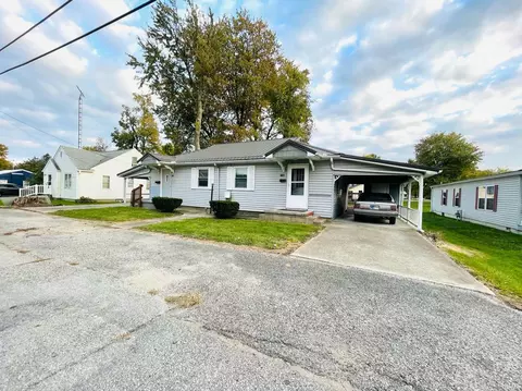 Exterior - 1140 W 1142 W Warren St, Mitchell, IN 47446 photo 4 of 13