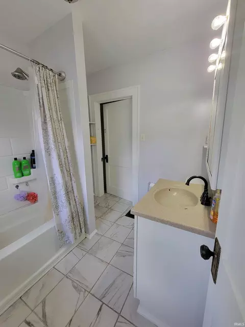 Bath - 610 E State St, Princeton, IN 47670 photo 1 of 3