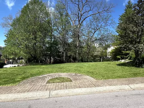 717 Cobblestone Dr, Evansville, IN 47715