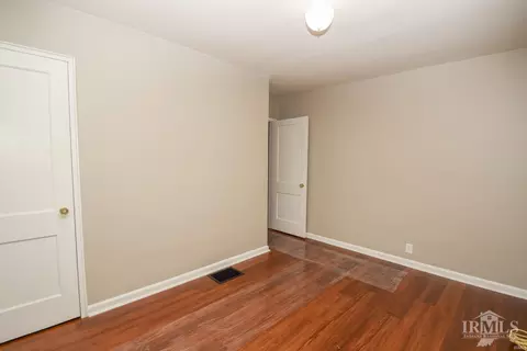 2110 S Ebright St, Muncie, IN 47302 photo 9