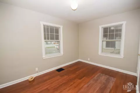 2110 S Ebright St, Muncie, IN 47302 photo 8