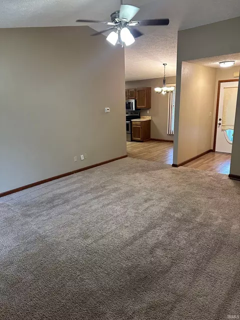 141 E Parkway Dr, Warren, IN 46792 photo 10