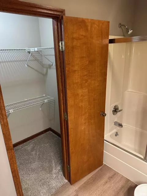 141 E Parkway Dr, Warren, IN 46792 photo 17