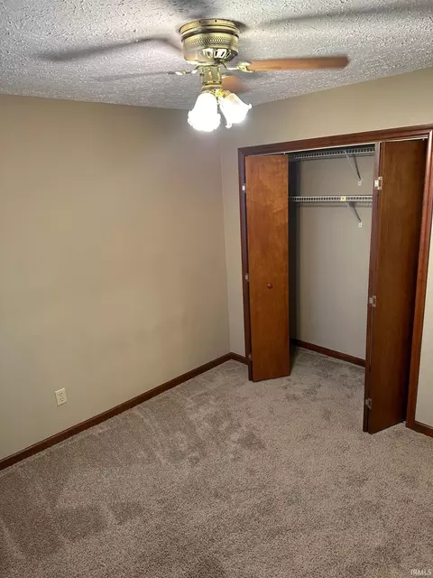 141 E Parkway Dr, Warren, IN 46792 photo 11