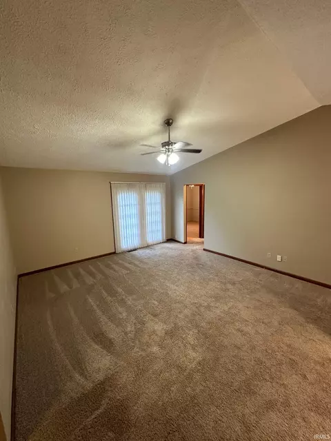 141 E Parkway Dr, Warren, IN 46792 photo 9