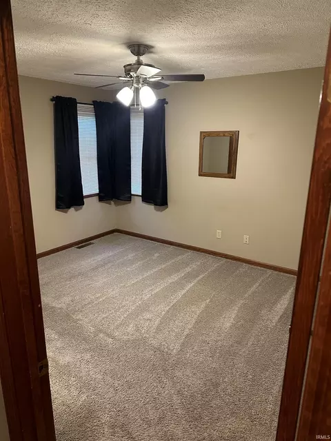 141 E Parkway Dr, Warren, IN 46792 photo 15