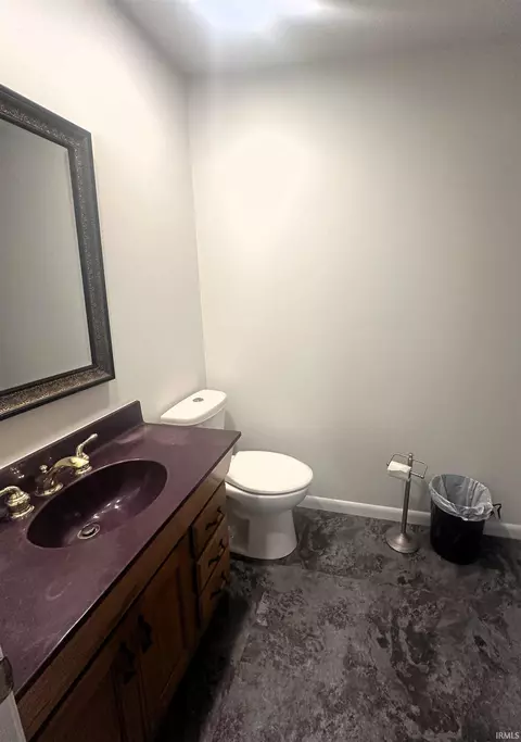 Bath - 3060 W Shaw Rd, Bloomington, IN 47403 photo 2 of 3