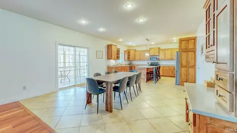 Dining - 2623 E Clarkway Dr, Bloomington, IN 47401 photo 2 of 5
