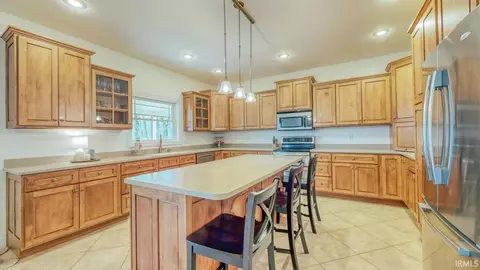 Kitchen - 2623 E Clarkway Dr, Bloomington, IN 47401 photo 2 of 4