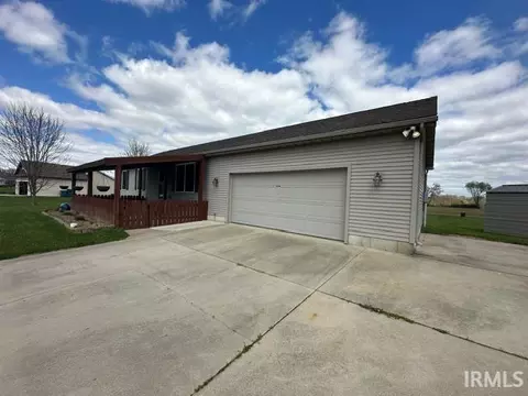 53584 Springfield Ct, Granger, IN 46530 photo 2