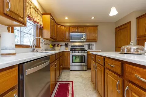 Kitchen - 10761 Pine Cone Ct, Granger, IN 46530 photo 2 of 4