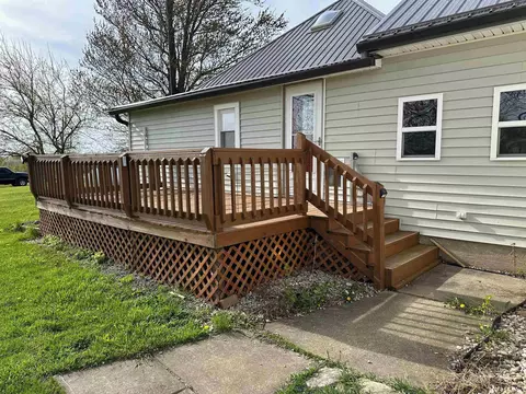 Exterior - 220 E 600 N Rd, Marion, IN 46952 photo 5 of 8
