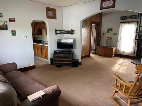 Living - 220 E 600 N Rd, Marion, IN 46952 photo 1 of 5