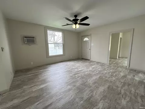 Living - 260 E Morse St, Markle, IN 46770 photo 1 of 2