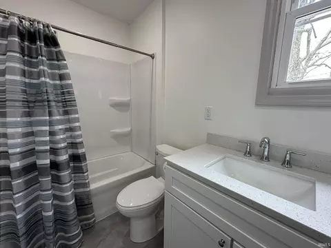 Bath - 260 E Morse St, Markle, IN 46770 photo 1 of 1