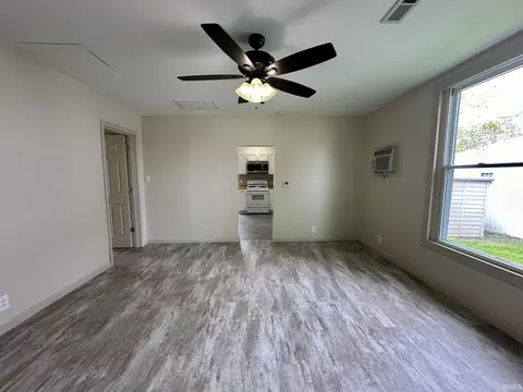 Living - 260 E Morse St, Markle, IN 46770 photo 2 of 2