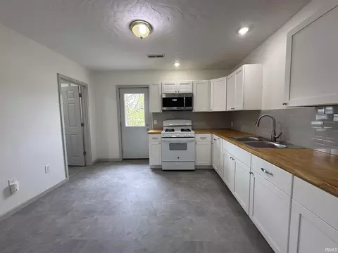 Kitchen - 260 E Morse St, Markle, IN 46770 photo 1 of 6