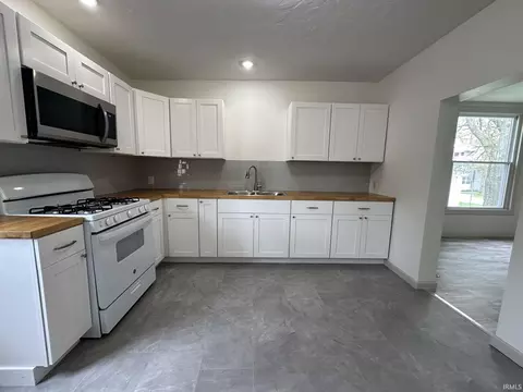 Kitchen - 260 E Morse St, Markle, IN 46770 photo 6 of 6