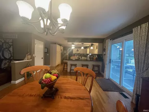 Dining - 2800 E Lilac Ct, Bloomington, IN 47401 photo 2 of 2