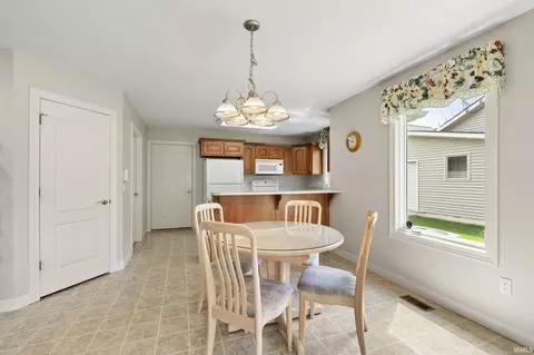 Dining - 12905 Charenton Ct, Fort Wayne, IN 46845 photo 5 of 5