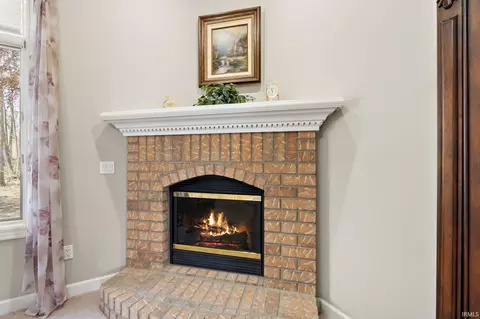 Living - 12905 Charenton Ct, Fort Wayne, IN 46845 photo 2 of 3