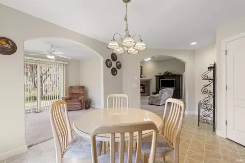 Dining - 12905 Charenton Ct, Fort Wayne, IN 46845 photo 4 of 5