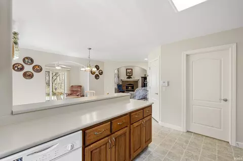 Entry Way - 12905 Charenton Ct, Fort Wayne, IN 46845 photo 2 of 2