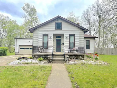 Exterior - 211 W North St, Delphi, IN 46923 photo 2 of 6