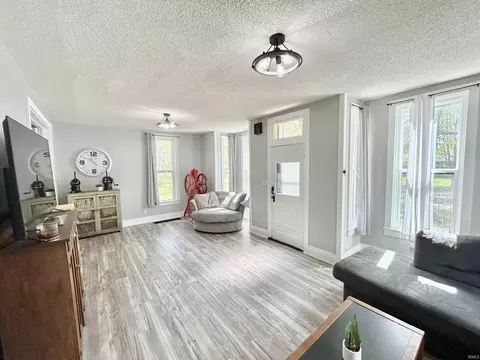 Living - 211 W North St, Delphi, IN 46923 photo 2 of 6