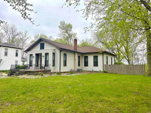 Exterior - 211 W North St, Delphi, IN 46923 photo 3 of 6