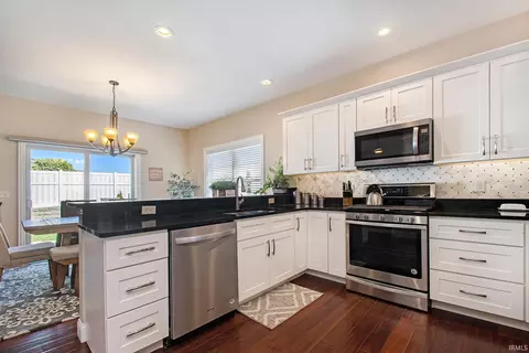 Kitchen - 765 Pulling St, South Bend, IN 46614 photo 2 of 4
